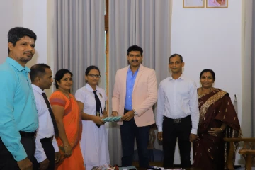 அகில இலங்கை மற்றும் தமிழ் மொழி மூலம் சாதனை படைத்த மாணவி (Photos)