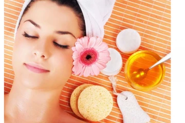 பார்லர் தேவையில்லை.. வீட்டில் இருக்கும் பொருள்களை வைத்து பேஷியல் செய்வது எப்படி?