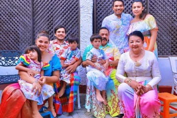 குடும்பத்துடன் புத்தாண்டு கொண்டாடிய மகிந்த (PHOTOS)