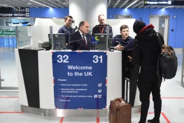 இன்று முதல் பிரித்தானியா செல்லும் வெளிநாட்டு பயணிகளுக்கு புதிய விதி