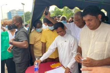 சுமந்திரன், சாணக்கியனின் ஏற்பாட்டில் மக்கள் அணிதிரண்டு கையெழுத்து: சஜித்தும் களமிறங்கினார் (Photos)