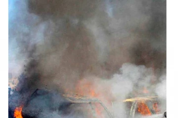 திடீரென பாகிஸ்தானில் தற்கொலை வெடிகுண்டு தாக்குதல்: 2 குழந்தைகள் உள்பட 5 பேர்