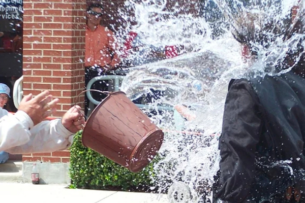 இஸ்ரேலில் இலங்கையர்கள் மீது இரசாயன நீர் தாக்குதல்; மூவர் பாதிப்பு ! | Chemical Water Attack On Sri Lankans In Israel