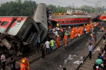 உலகை உலுக்கிய தொடருந்து விபத்து! உயிரிழப்புக்கள் தொடர்பான உத்தியோகபூர்வ அறிவிப்பு(video)