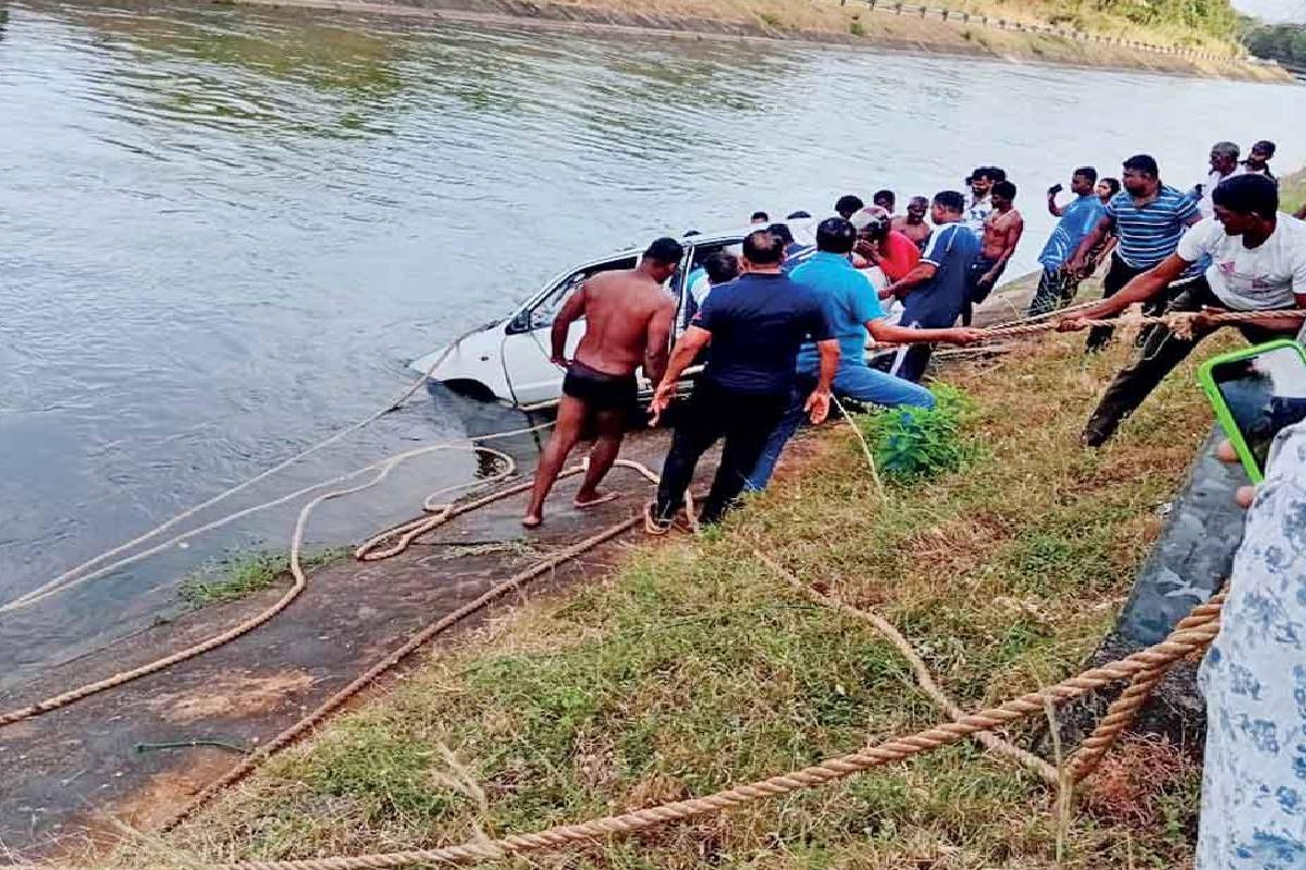 மகாவலி ஆற்றில் மூழ்கி மாயமான சிறுவன் சடலமாக மீட்பு | Body Of Missing Boy Who Drowned In River Recovered மகாவலி ஆற்றில் மூழ்கி மாயமான சிறுவன் சடலமாக மீட்பு | Body Of Missing Boy Who Drowned In River Recovered
