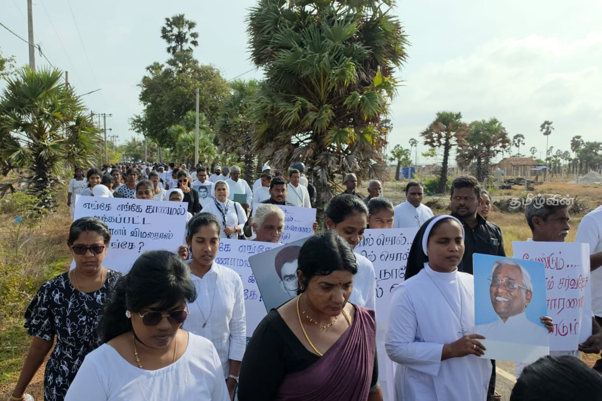 20 ஆண்டுகளாக மர்மம் நீடிக்கும் அல்லைப்பிட்டி அருட்தந்தை காணாமற்போன சம்பவம்: நினைவேந்தல் அனுஷ்டிப்பு | Pries Missing In The Middle Of Allaipitiya 20 ஆண்டுகளாக மர்மம் நீடிக்கும் அல்லைப்பிட்டி அருட்தந்தை காணாமற்போன சம்பவம்: நினைவேந்தல் அனுஷ்டிப்பு | Pries Missing In The Middle Of Allaipitiya