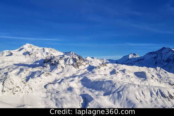 பிரான்சில் பனிச்சறுக்கு விளையாடச் சென்ற பிரித்தானியருக்கு நேர்ந்த துயரம் | British Skier Dies In Avalanche In French Alps