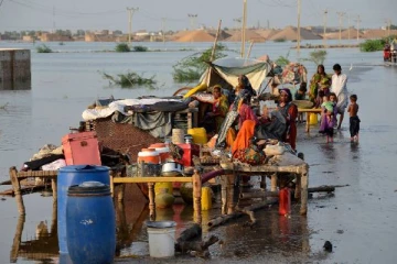 பசியால் பரிதாபமாக உயிரிழந்த 6 வயது சிறுமி!வெடிக்கும் போராட்டம்