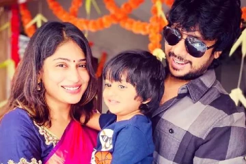 கணவருடன் குடியும் குடுத்தனுமுமாக இருக்கும் நடிகை விஜி! திட்டித்திர்க்கும் ரசிகர்கள்..