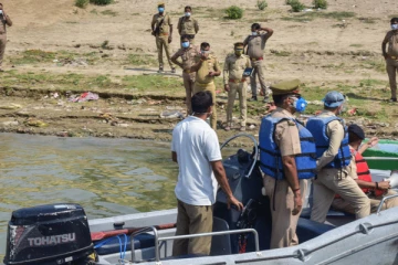 கங்கையில் தொடர்ந்தும் வீசப்படும் உடல்கள்; மத்திய அரசு விடுத்த உத்தரவு