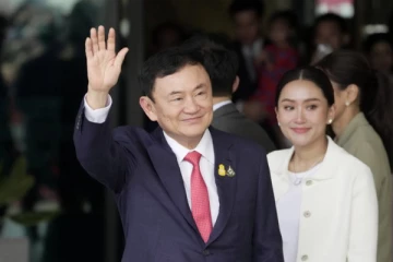 விடுதலை செய்யப்பட்ட தாய்லாந்தின் முன்னாள் பிரதமர்