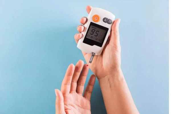 வாயில் இப்படி இருந்தால் கொடிய சர்க்கரை தாக்கி இருக்கலாம்! உடனே மருத்துவரிடம் ஓடுங்கள் | Diabetes Mouth Symptoms