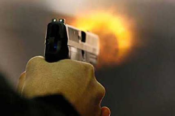 நள்ளிரவில் துப்பாக்கிச் சூடு..! இளைஞன் பலி | Shooting Incident Reported In Mattakkuliya