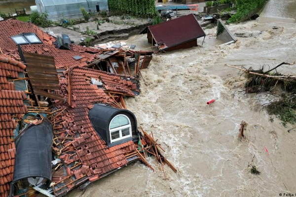 ஸ்லோவேனியாவில் மிக மோசமான இயற்கை பேரழிவு - 6 பேர் பலி | Floods In Slovenia Disaster In Country S History