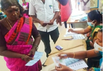 தமிழக ஊரக உள்ளாட்சி தேர்தல்! முதற்கட்ட வாக்குப்பதிவு தொடங்கியது... வெளியான புகைப்படங்கள்