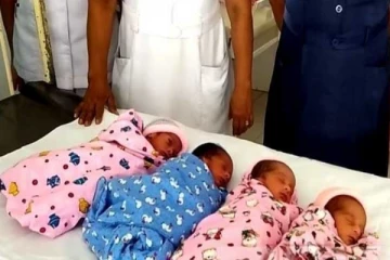 ஒரே பிரசவத்தில் 4 குழந்தைகளைப் பெற்ற இளம் தாய்!