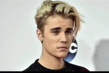 உலகின் புகழ்பெற்ற பாடகர் ஐஸ்டின் பீபருக்கு ஏற்பட்ட பரிதாப நிலை! பிராத்திக்கும் ரசிகர்கள்