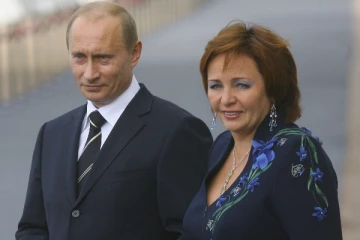 புடின் குறித்து வந்த ஒரு செய்தி! நாள் முழுவதும் அழுத அவரின் முன்னாள் மனைவி