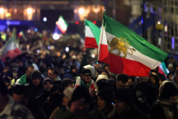 ஈரானை நோக்கி நகரும் அமெரிக்க போர் கப்பல்கள் - டிரம்ப் சொன்னது என்ன? | Trump Says Watching Iran Sends Massive Naval Fleet ஈரானை நோக்கி நகரும் அமெரிக்க போர் கப்பல்கள் - டிரம்ப் சொன்னது என்ன? | Trump Says Watching Iran Sends Massive Naval Fleet