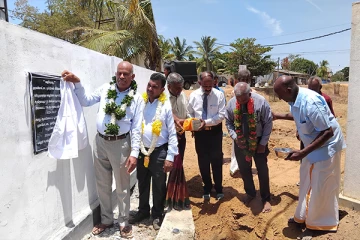 கிளிநொச்சி - முரசுமோட்டை முருகானந்தா கல்லூரியின் சுற்றுமதில் திறந்து வைப்பு