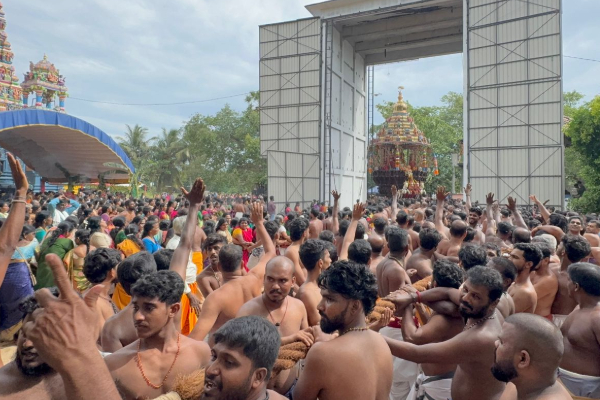 கிழக்கிலங்கையின் புகழ்பூத்த மட்டக்களப்பு ஸ்ரீமாமாங்கேஸ்வரர் தேர்; கடலென குவிந்த பக்தர்கள் | Historical Batticaloa Mangeswarar Chariot Devotees