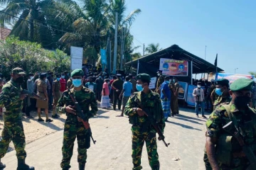 யாழில் கடற் தொழிலாளர்களின் போராட்டத்திற்கு தடை! (PHOTO)