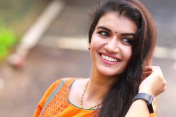 முதன்முறையாக தனது குழந்தையின் புகைப்படத்தை வெளியிட்ட ஸ்ரீதேவி அசோக்!