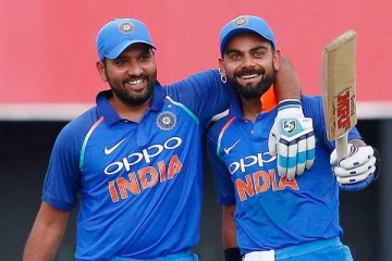 கோலியை பின்னுக்கு தள்ளி சாதனை படைத்த ரோஹித் ஷர்மா!