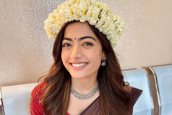 மீண்டும் சம்பளத்தை உயர்த்திய ராஷ்மிகா மந்தனா.. அதிர்ச்சியில் தயாரிப்பாளர்கள் | Rashmika Mandanna Again Increased Salary