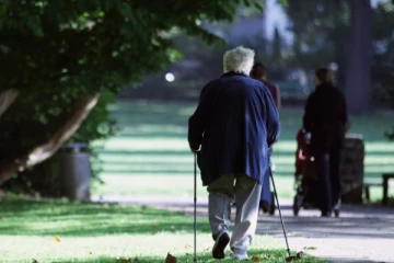 இங்கிலாந்தில் முதியவர்களை குறிவைத்து மோசடி; இந்திய வாலிபருக்கு சிறை