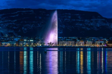 இன்று இரவு ஒரு மணி நேரம் மின்விளக்குகளை அணைக்கும் சுவிஸ் மாகாணங்கள்: பின்னணி