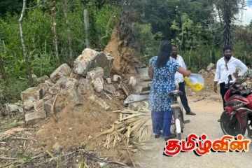 யாழ்.சாவகச்சேரி நகரசபை எல்லைக்குள் இருந்து இடித்து அகற்றப்பட்ட சுமைதாங்கி