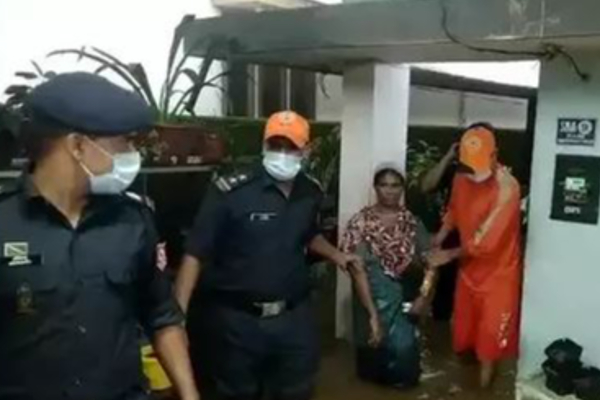 கேரளாவில் தொடரும் கனமழையால் வெள்ளப்பெருக்கு - பொதுமக்கள் இயல்பு வாழ்க்கை முடக்கம் | Kerla Continuos Rainfall Public Suffer