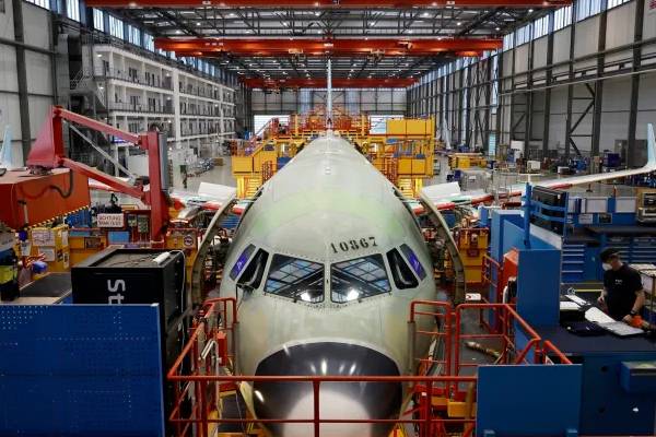 பறப்பதற்கு பாதுகாப்பற்ற 6,000 விமானங்கள்... ஸ்தம்பிக்கும் பிரித்தானிய விமான நிலையங்கள் | 6000 Planes Found Unsafe To Fly