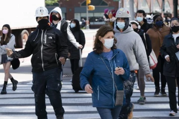 கனடாவின் இரு பெரிய நகரங்களிலிருந்து பல்லாயிரக்கணக்கானோர் வெளியேறினர்!