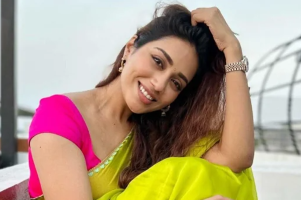 நிவேதா பெத்துராஜின் காதலர் யார் தெரியுமா.. பல கோடி சொத்துக்கு அதிபதியா | Who Is Nivetha Pethuraj Lover Rajhith Ibranin