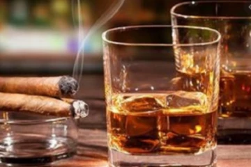 இலங்கையில் சிகரெட், மது விற்பனைக்கு ஒரு வருடத்திற்கு தடை?? அரசாங்கத்திற்கு ஆலோசனை