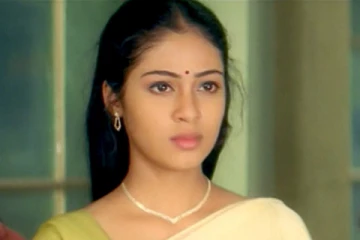 ஜெயம் பட நடிகை சதாவை நினைவிருக்கா.. லேட்டஸ்ட் ஹாட் போட்டோஷூட்