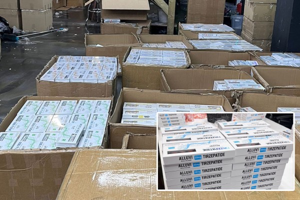 பிரித்தானியாவில் சட்டவிரோத தொழிற்சாலை: 2000 போலி எடை குறைப்பு மருந்துகள் பறிமுதல் | Fake Weight Loss Injections Seized In Uk பிரித்தானியாவில் சட்டவிரோத தொழிற்சாலை: 2000 போலி எடை குறைப்பு மருந்துகள் பறிமுதல் | Fake Weight Loss Injections Seized In Uk