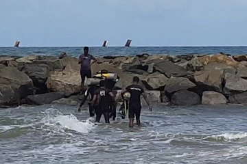 நீர்கொழும்பு கடல் அலையில் அடித்துச் செல்லப்பட்ட சிறுவன் மீட்பு