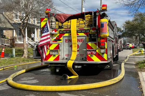 அமெரிக்கா வெள்ளை மாளிகை அருகே ஏற்பட்ட திடீர் தீ விபத்து! | A Sudden Fire Near The Us White House