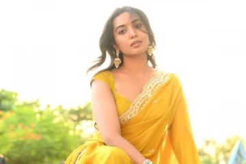 நடிகை சிவாத்மிகா சேலையில் கலர்ஃபுல் போட்டோஷூட்..