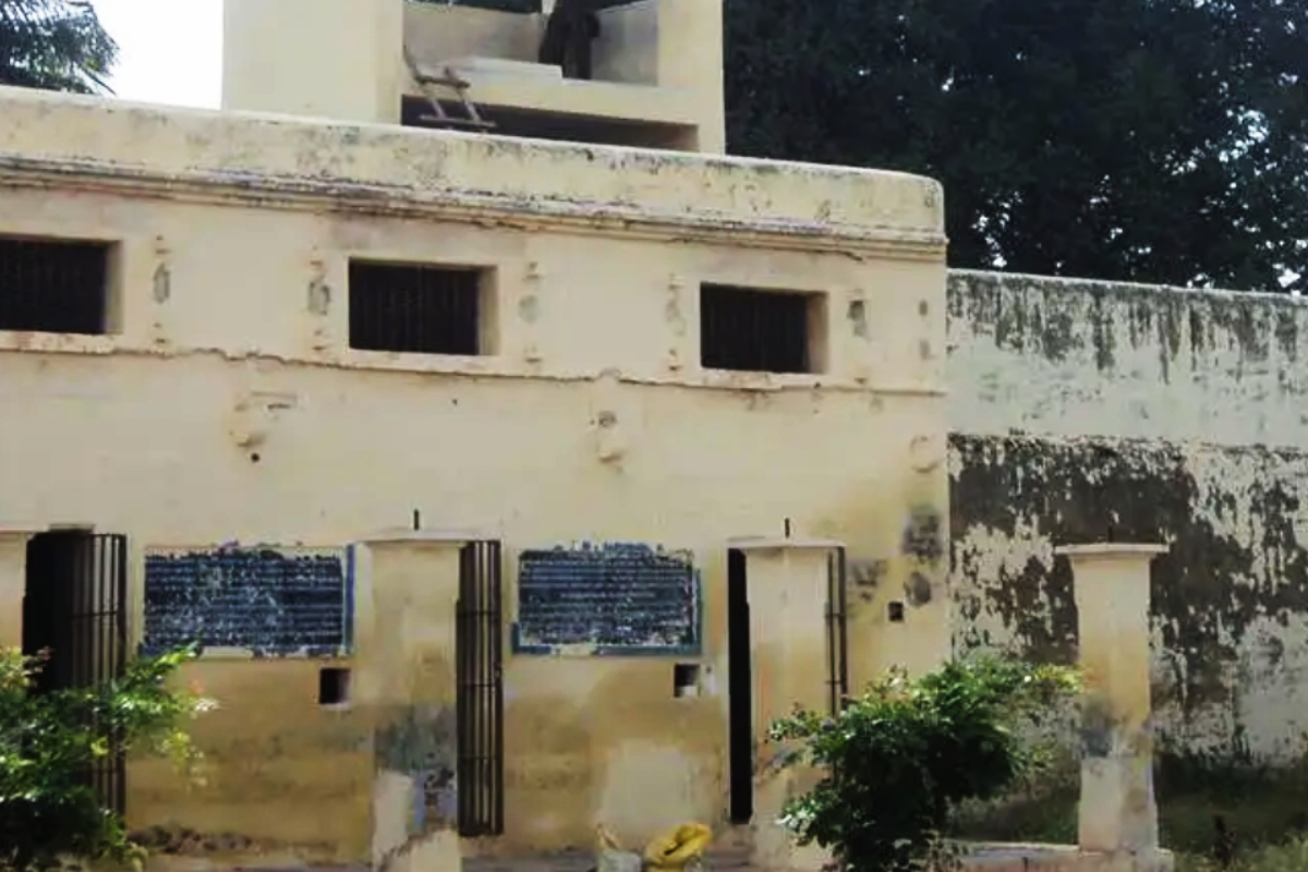 தஞ்சம் புகுந்த தமிழர்களை சிங்கள அரசின் பாணியில் கையாளும் திருச்சி சிறப்பு முகாம்: கௌதமன் ஆதங்கம் | Issues At The Trichy Camp Krishnakumar
