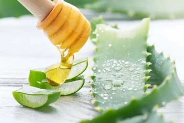 உடல் எடையைக் கடகடவென குறைக்க வேண்டுமா? கற்றாழையும் தேனும் போதுமாம்