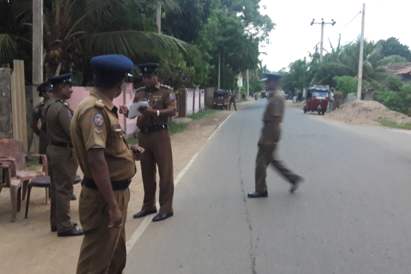 யாழில் விசேட சுற்றிவளைப்புகளில் 14 பேர் கைது | 14 People Arrested In Special Raids In Jaffna