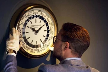 வீட்டில் கடிகாரத்தை எந்த திசையில் மாட்ட வேண்டும்?