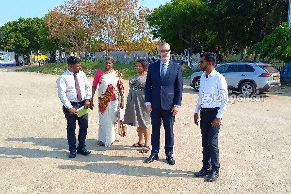 இலங்கைக்கான அமெரிக்க துணைத் தூதர் டக் சோனெக் யாழ். மற்றும் மன்னாருக்கு விஜயம் (Photos) | Deputy Chief Of Mission Douglas E Sonnek இலங்கைக்கான அமெரிக்க துணைத் தூதர் டக் சோனெக் யாழ். மற்றும் மன்னாருக்கு விஜயம் (Photos) | Deputy Chief Of Mission Douglas E Sonnek