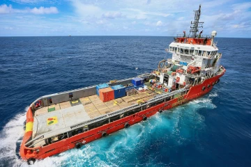 நடுக்கடலில் வைத்து பிரபல நாட்டிற்கு சொந்தமான சரக்கு கப்பல் கடத்தல்! அதிகரிக்கும் பதட்டம்