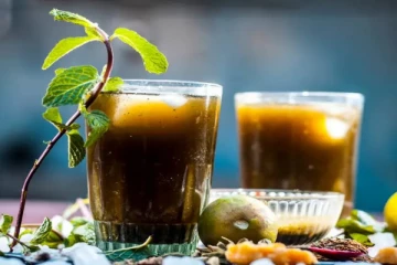 வெறும் வயிற்றில் காலையில் சூடா வெல்லத் தண்ணீர் குடிச்சா உடம்பில் என்னென்ன மாற்றம் நடக்கும் தெரியுமா?