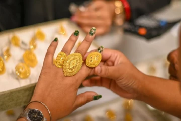 தங்கம், வெள்ளி - விலையை கேட்டால் தலையே சுத்தும்!